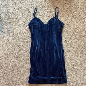 Curvy blue velvet dress